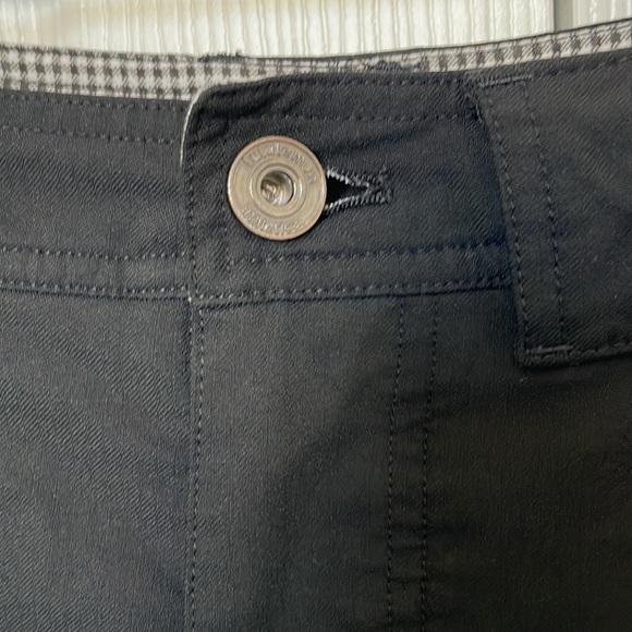 Lululemon rip stop shorts - Picture 4 of 8